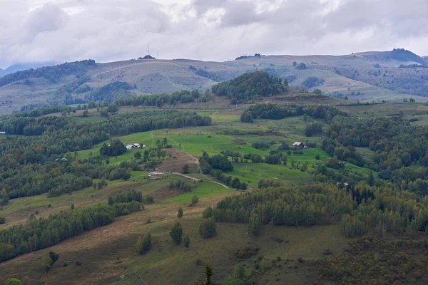 Scatto Aereo Villaggio Alta Montagna — Foto Stock