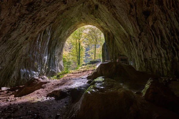 Grotta Con Vari Speleotemi Montagne Calcaree — Foto Stock