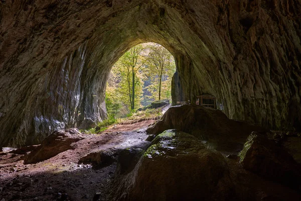 Grotta Med Olika Speleothems Kalksten Berg — Stockfoto