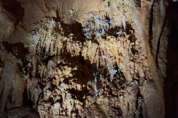 Cristaux Sur Divers Spéléothèmes Dans Une Grotte Dans Une Mine — Photo