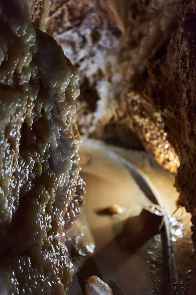 Cristaux Sur Divers Spéléothèmes Dans Une Grotte Dans Une Mine — Photo