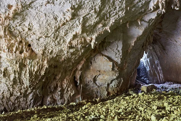 Пещера Различными Спелеотимами Известняковых Горах — стоковое фото