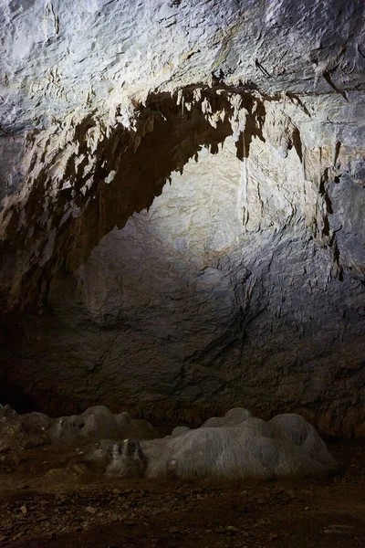 Cueva Con Varios Espeleotemas Montañas Piedra Caliza —  Fotos de Stock