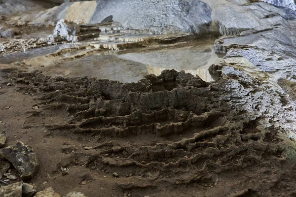 Пещера Различными Спелеотимами Известняковых Горах — стоковое фото