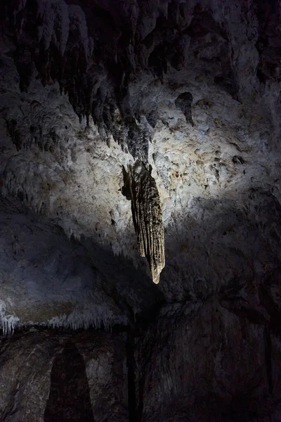 Grotte Avec Divers Spéléothèmes Dans Les Montagnes Calcaire — Photo