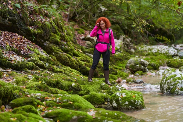 Curly Redhead Woman Hiking Wild Forest — Stock Photo, Image