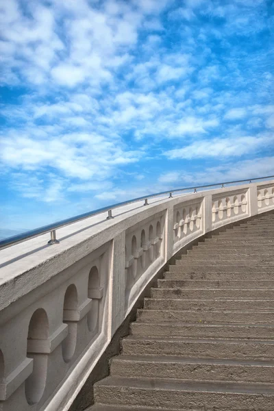 Stairs towards to blue sky — Stock Photo, Image