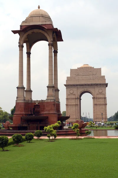 Indisches tor, ein kriegsdenkmal, neues delhi. — Stockfoto