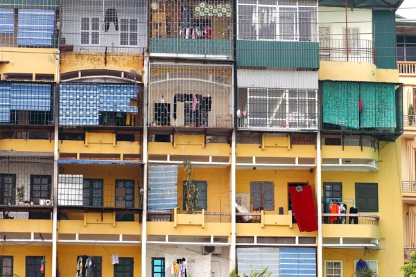 Edificio con balcones — Foto de Stock