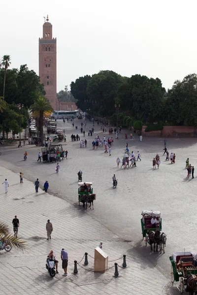 Plaza principal de Marrakech en la antigua Medina. Marruecos . — Foto de Stock