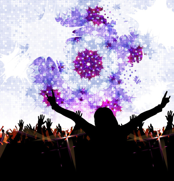 Толпа перед сценой
