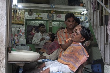 bir Kuaför salon erkeklerde tıraş