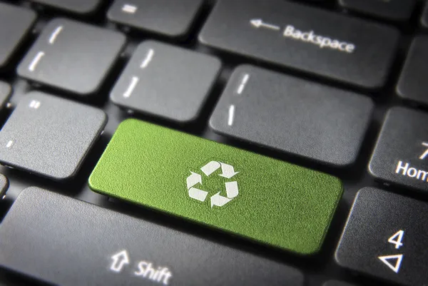 Recycle toets op het toetsenbord, milieu achtergrond — Stockfoto