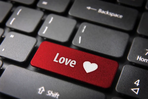 Tecla do teclado do coração vermelho, fundo do amor — Fotografia de Stock