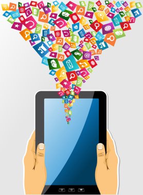 insan elinden tutan bir tablet pc Sosyal Medya simgeler.