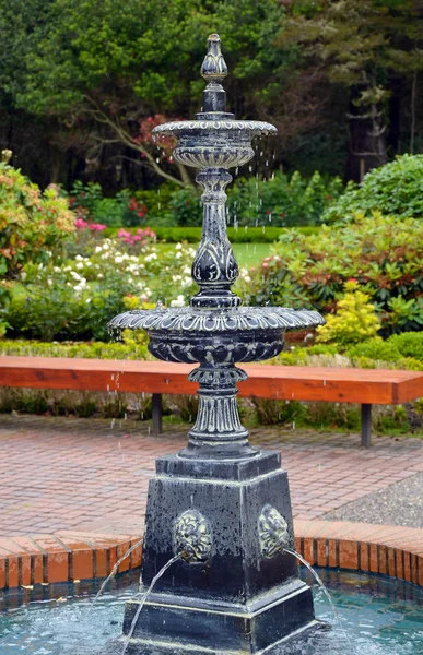 Oude tuin fontein — Stockfoto