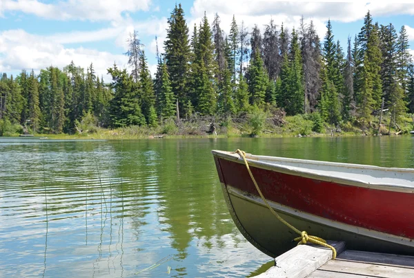 Old boat on lake — Stock Photo, Image