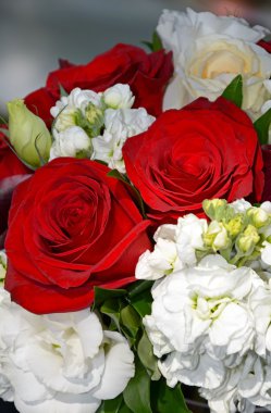 kırmızı gül buketi