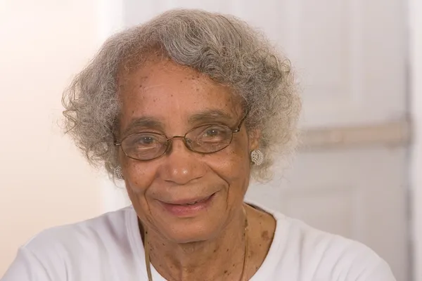 Nyugdíjas afrikai-amerikai nő Stock Kép