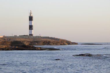 Sahilde deniz feneri