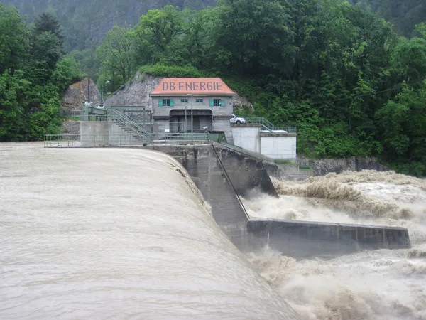 Flash Flood. Disastro naturale. Diga . — Foto Stock