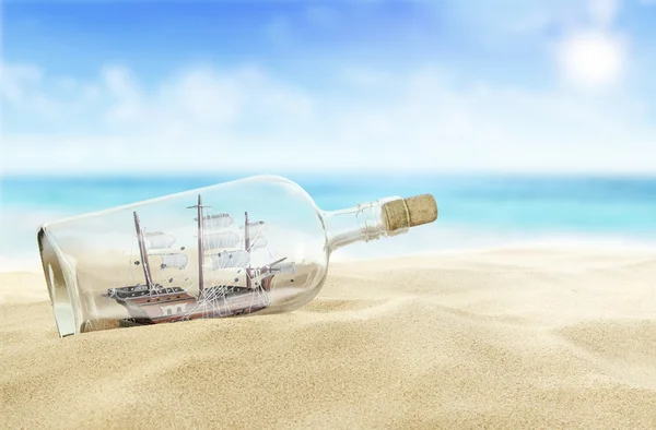 Statek w butelce — Zdjęcie stockowe