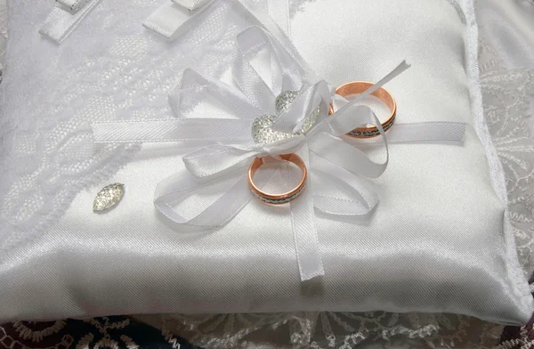 Wedding rings — Stock Photo, Image