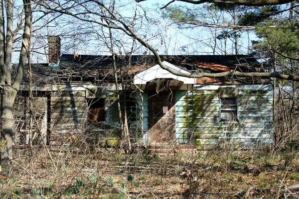 Gamla övergivna huset — Stockfoto