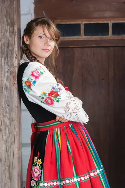 Retrato de una mujer joven y bonita — Foto de Stock