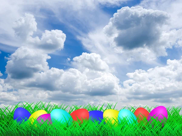 在一片草地上的复活节彩蛋 — 图库照片
