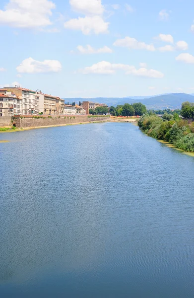 Vista para o rio Arno em Florença — Fotografia de Stock