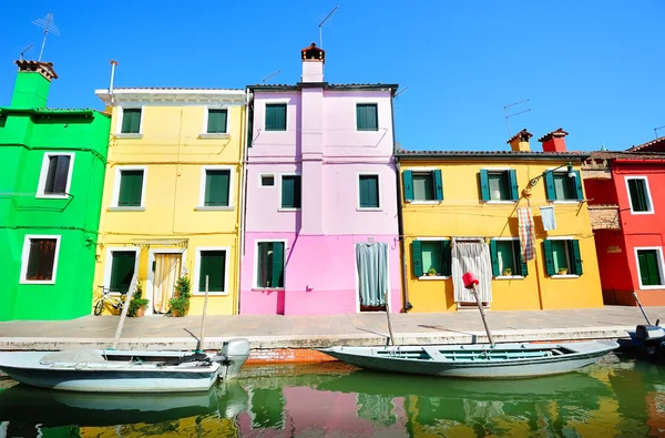 Toylike Burano casas da ilha (Veneza ) — Fotografia de Stock