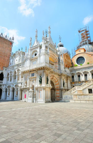 Собор Сан-Марко в Венеции — стоковое фото