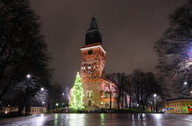 Noel ağacı, Turku katedral Meydanı