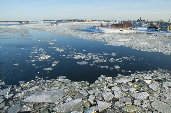 氷のようなバルト海ヘルシンキの近く — ストック写真
