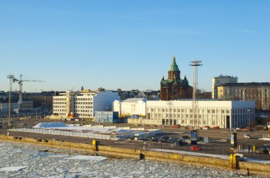varsayım Ortodoks katedrali için gün batımında Helsinki'de görüntüleyin.