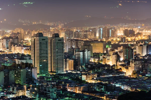 Paesaggio urbano di notte — Foto Stock