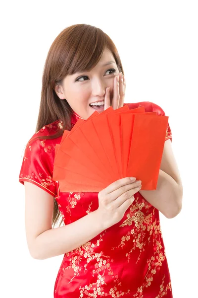 Red envelope Chinese woman — Stock Photo, Image