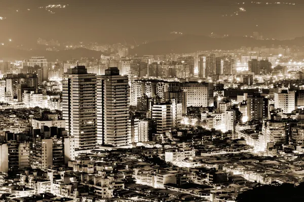 Paesaggio urbano di notte — Foto Stock