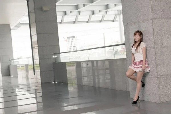 Vonzó ázsiai lány — Stock Fotó