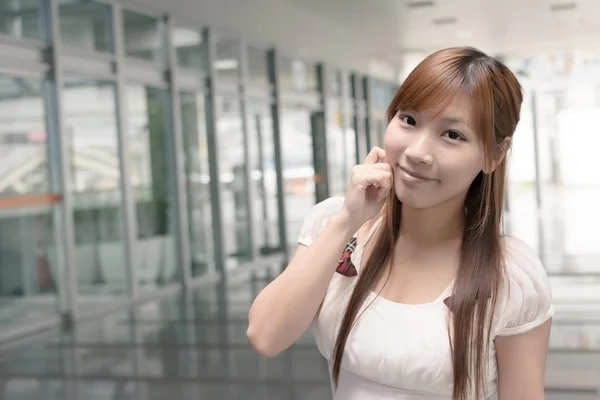 Atractiva chica asiática —  Fotos de Stock