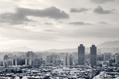 siyah-beyaz cityscape