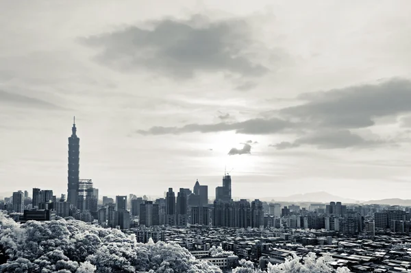 Cityscape с 101 небоскребом — стоковое фото