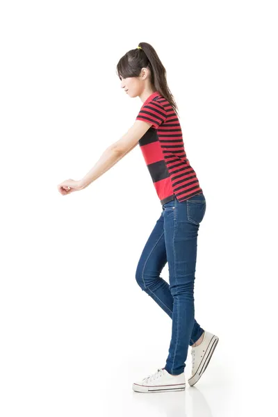 Mujer asiática, retrato de cuerpo entero aislado sobre fondo blanco . —  Fotos de Stock