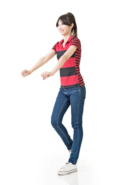 Mujer asiática, retrato de cuerpo entero aislado sobre fondo blanco . —  Fotos de Stock