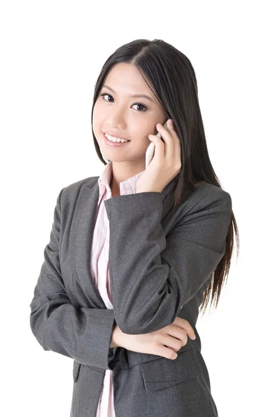 Asiática mujer de negocios hablando en el teléfono celular —  Fotos de Stock