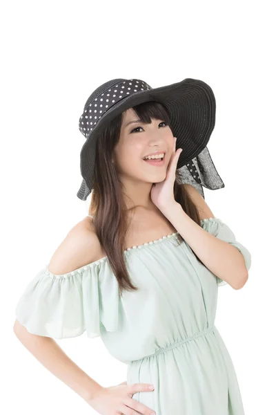 Όμορφη ασιατικές νεαρή γυναίκα με καπέλο. — Φωτογραφία Αρχείου
