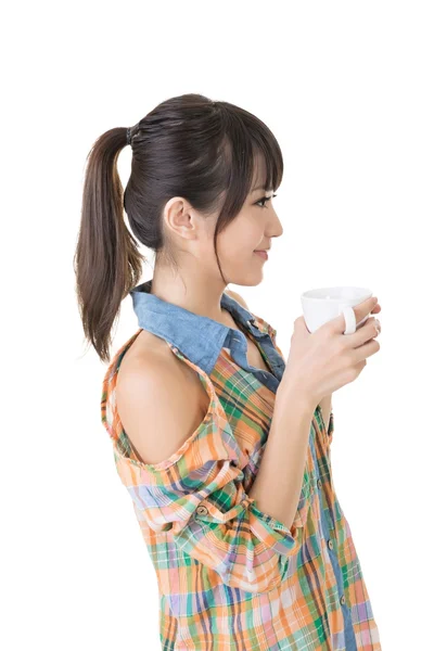 Asian woman with cup of coffee or tea. — Stock Photo, Image