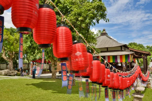 Lanternas vermelhas asiáticas — Fotografia de Stock
