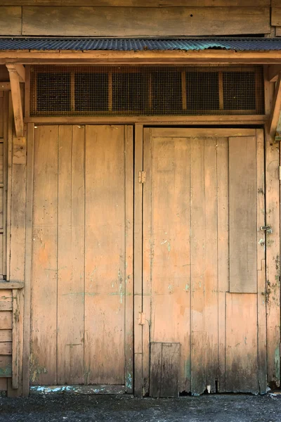 Vieille porte en bois — Photo